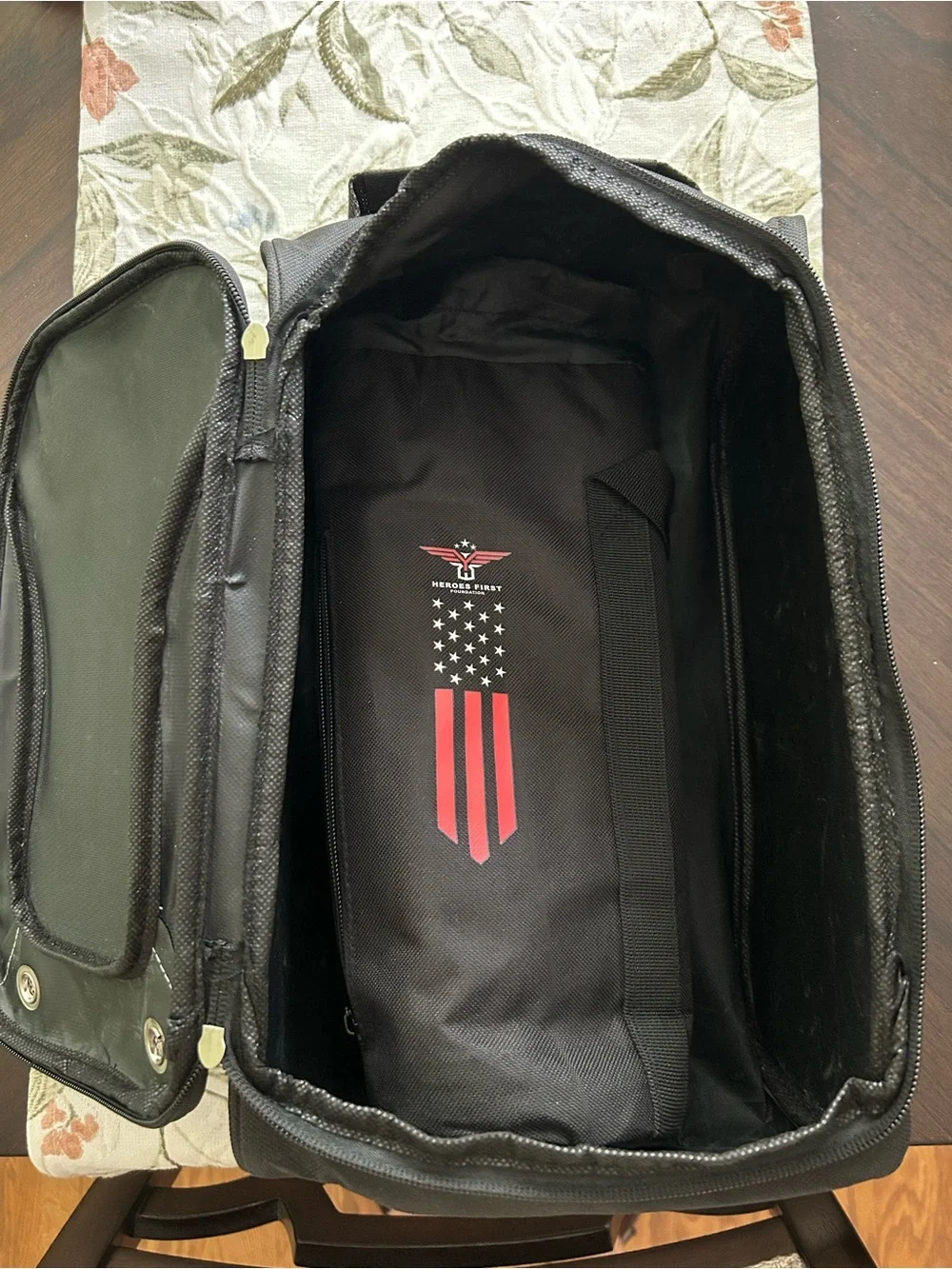 Black Men’s Cooler Bag with Wine Cooler bag inside